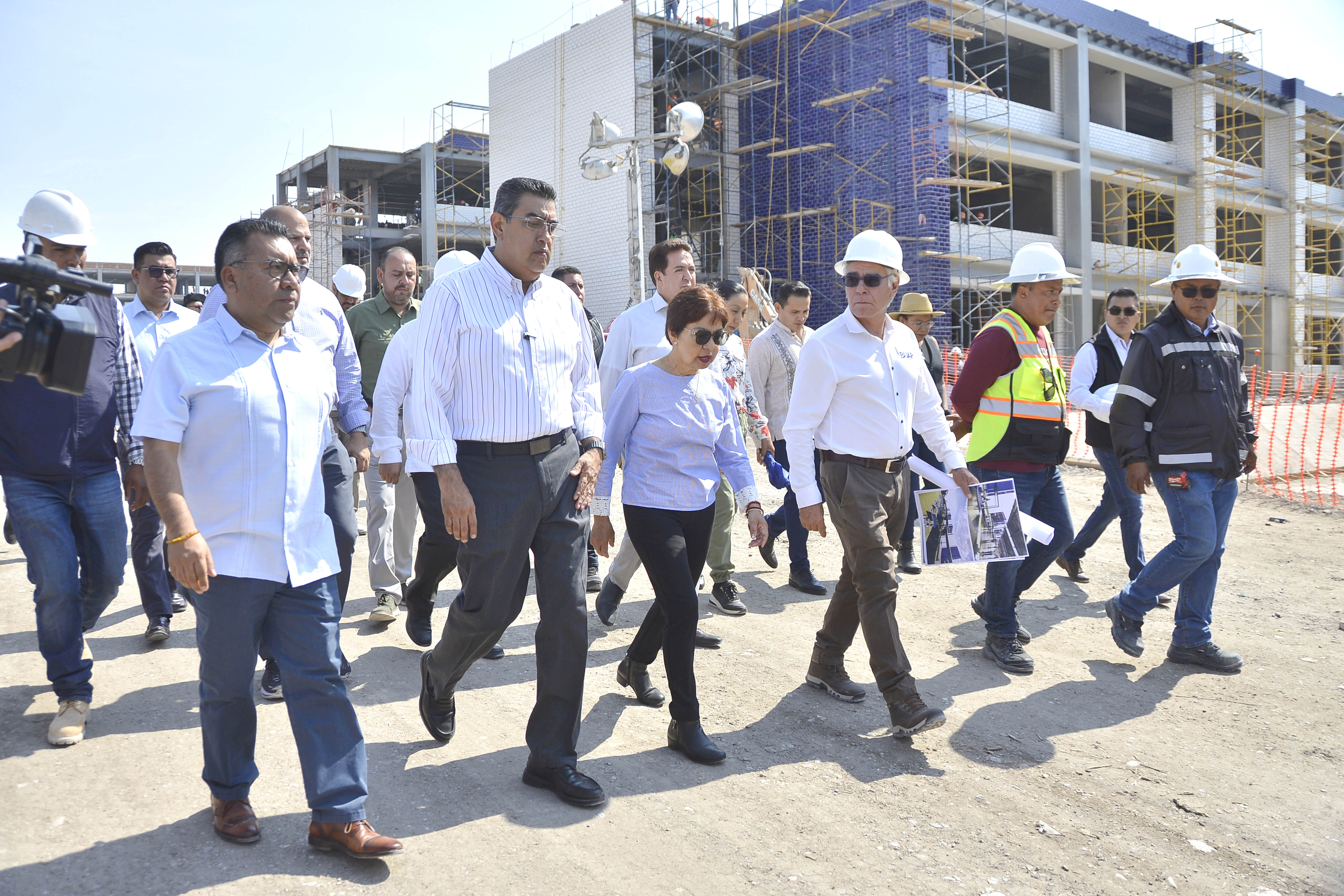 La Rectora Mar A Lilia Cedillo Ram Rez Y El Gobernador Sergio Salom N